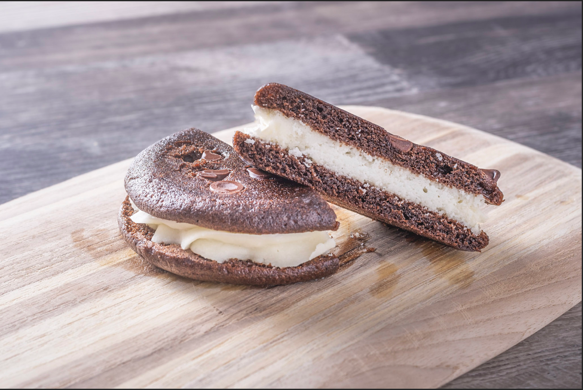 Chocolate/Vanilla Filling Whoopie Pies